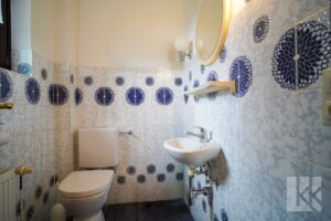 ...praktischem Gästebad.