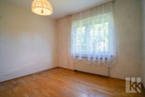 Schlaf- oder Gästezimmer im Erdgeschoss