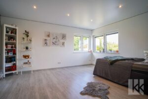 Im Obergeschoss befinden sich zwei...