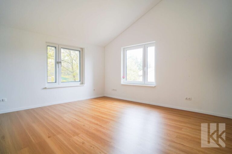 ...zwei große, helle...