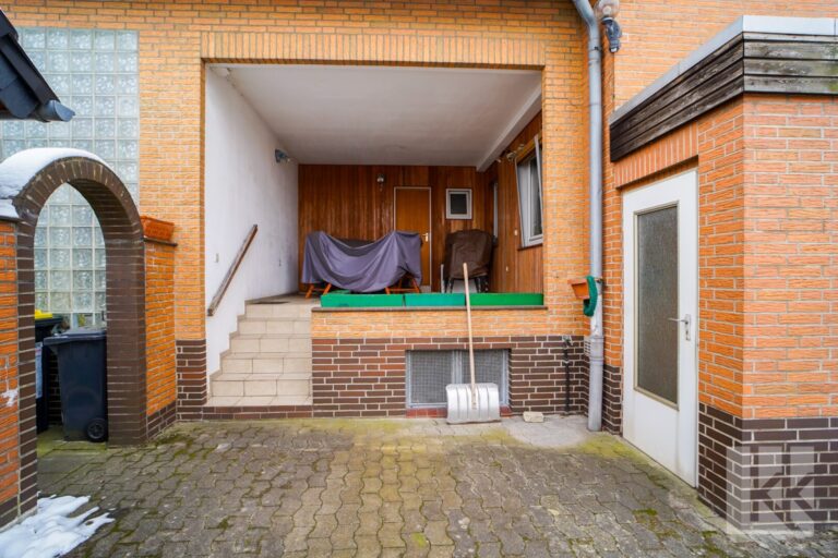 ...Zugang zur überdachten...