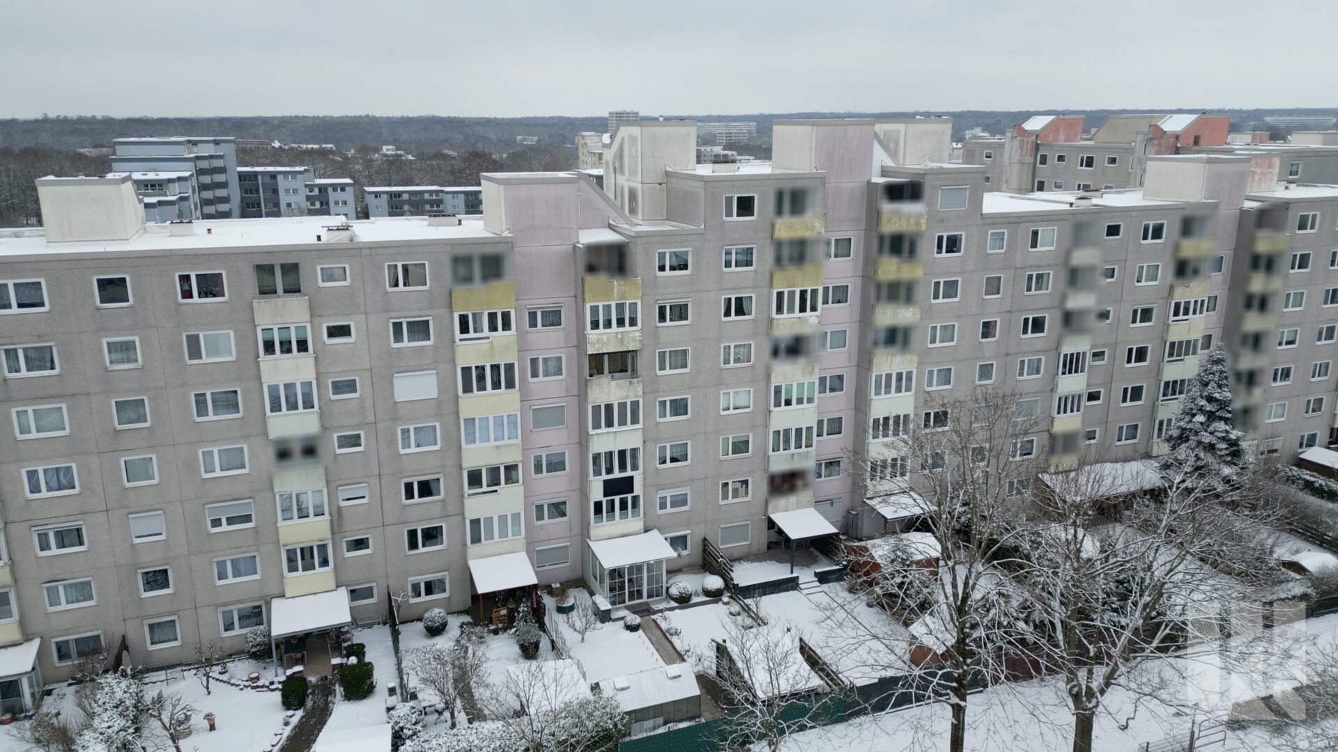 Außenansicht des Wohnblocks.