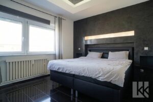 Großes Schlafzimmer