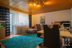 ...Esszimmer mit Zugang zum...