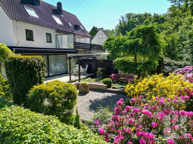 Liebevoll gepflegter Garten...