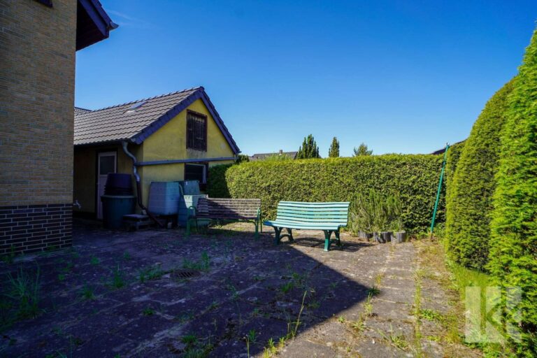 Hinter dem Haus...