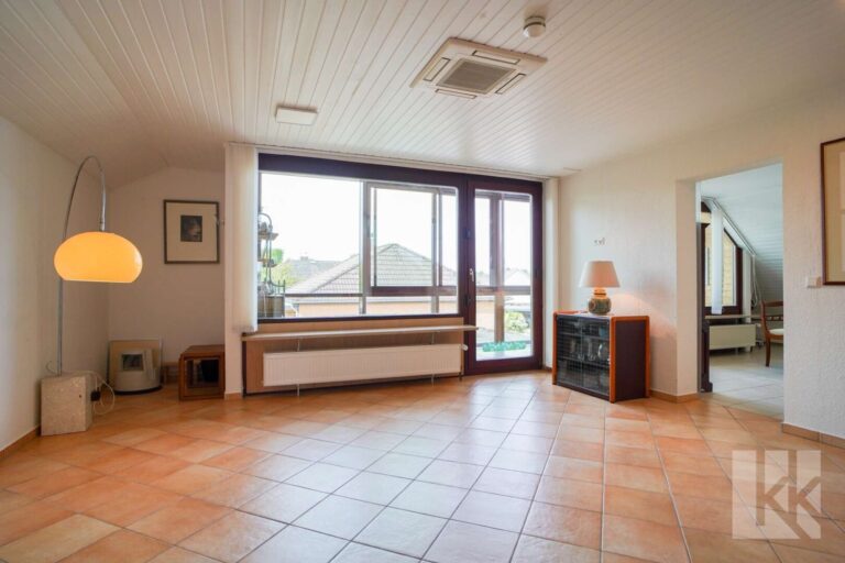Zwei helle, große...