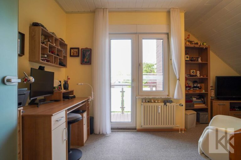 Beide Zimmer verfügen über einen Zugang zum...