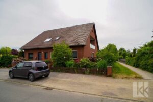 Hausansicht vom Boden und...