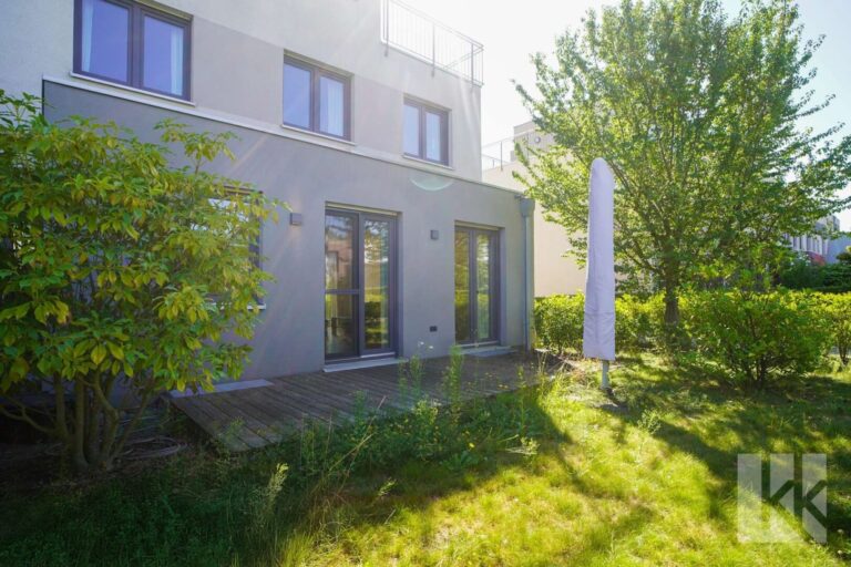 Davor: Die Terrasse