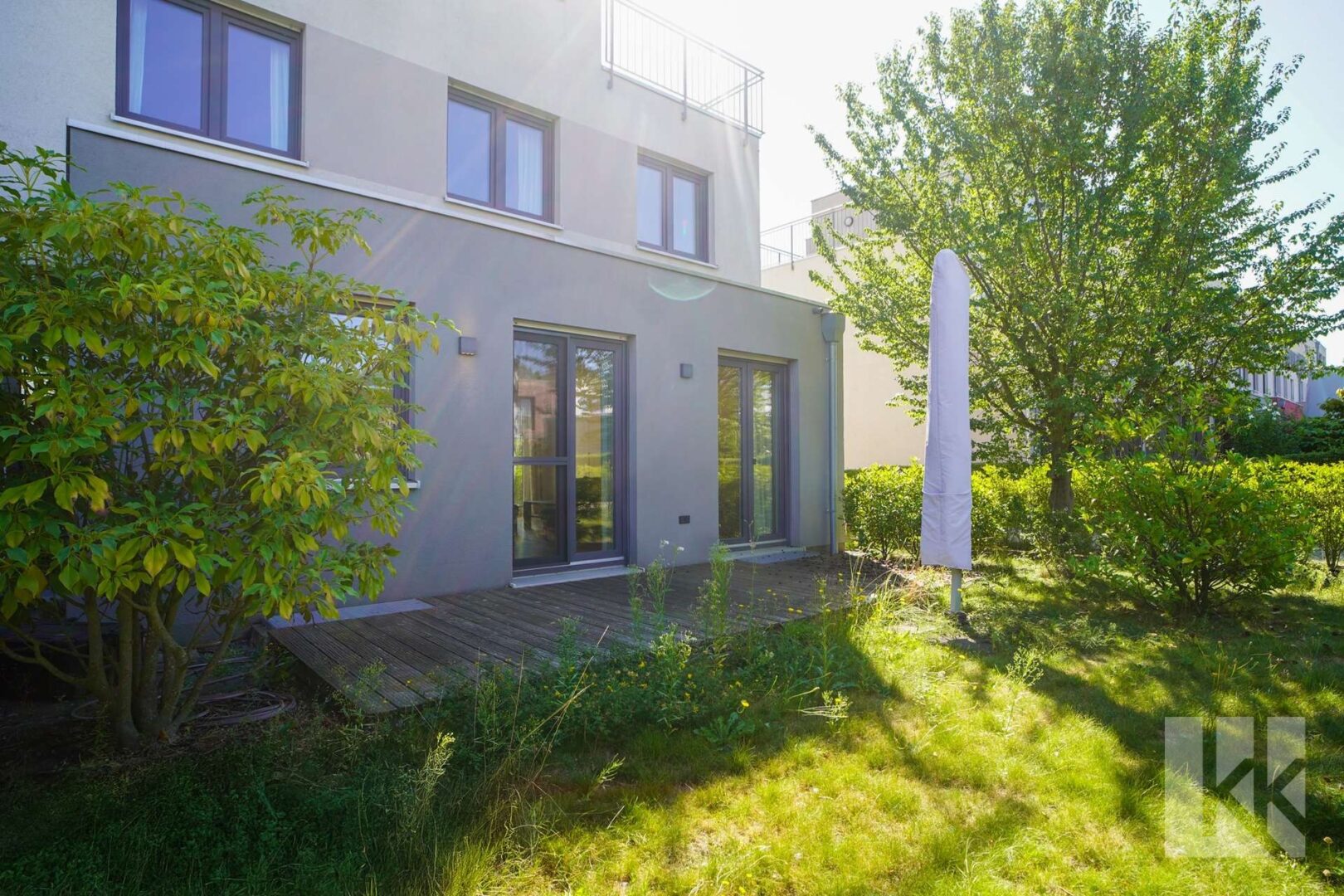 Davor: Die Terrasse