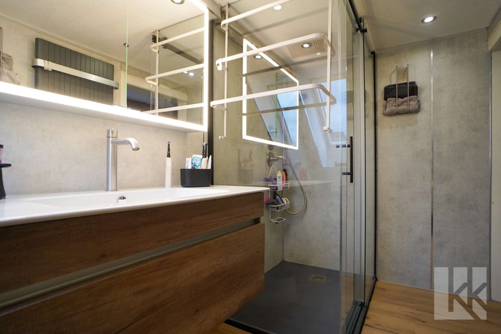...großer Dusche