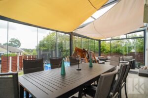 Davor: Der riesigen Wintergarten