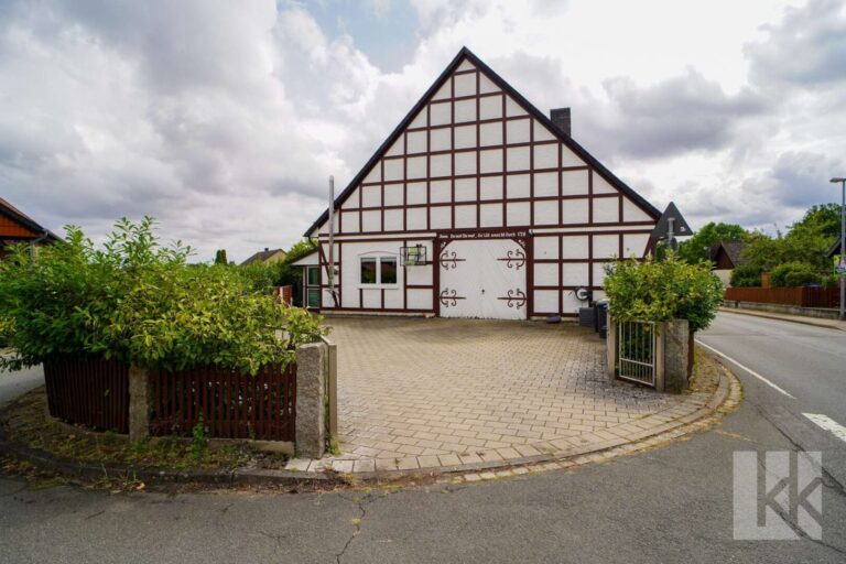 Hausansicht vom Boden und...