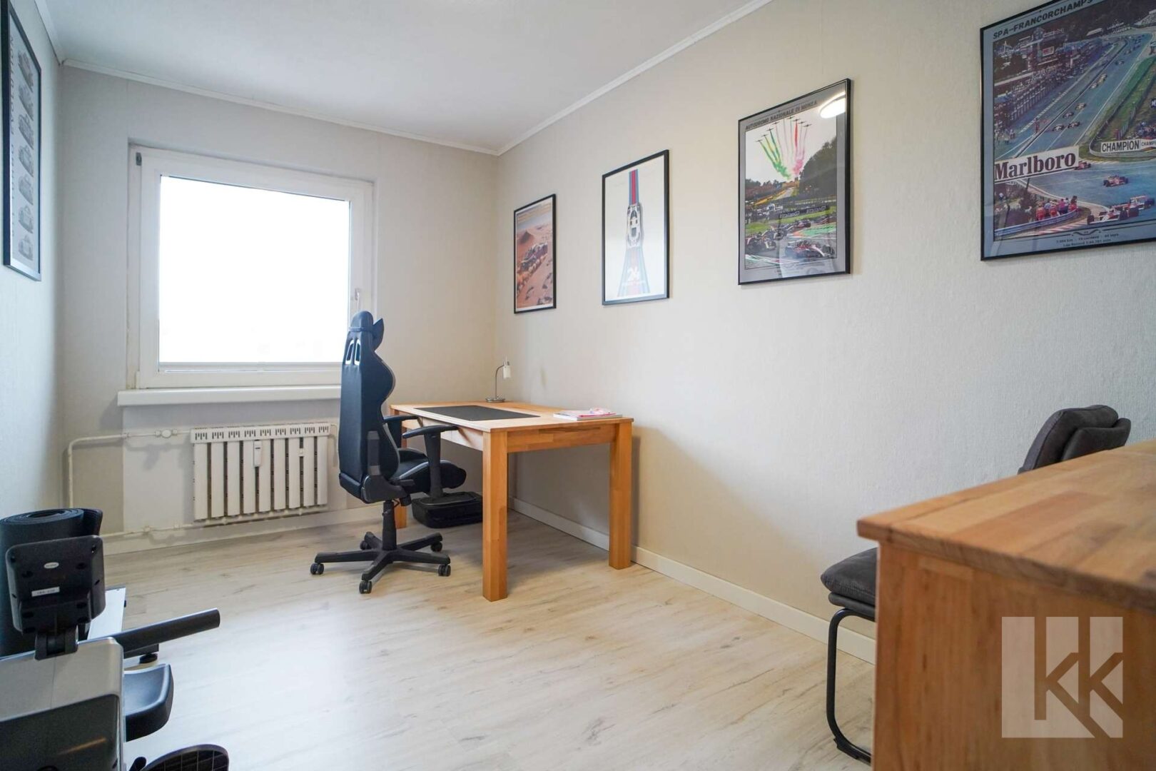 Ein weiteres Arbeits-, Schlaf- oder Kinderzimmer