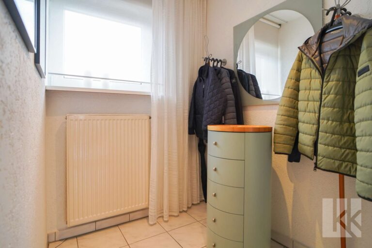 ...Garderobe nahe dem Eingang