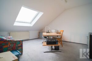 Ein Kinder- oder Arbeitszimmer